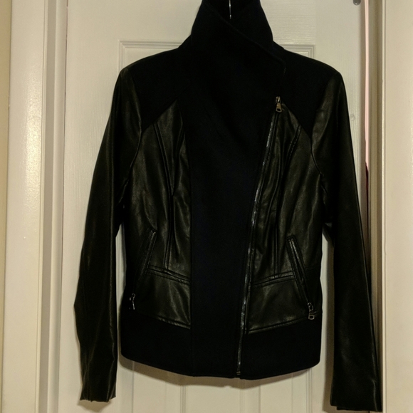 Clothes - Picture 2 of 4